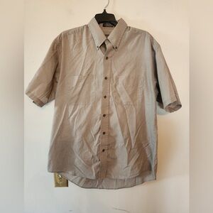Van huesen grey short Sleeve dress shirt size medium 15 15 1/2